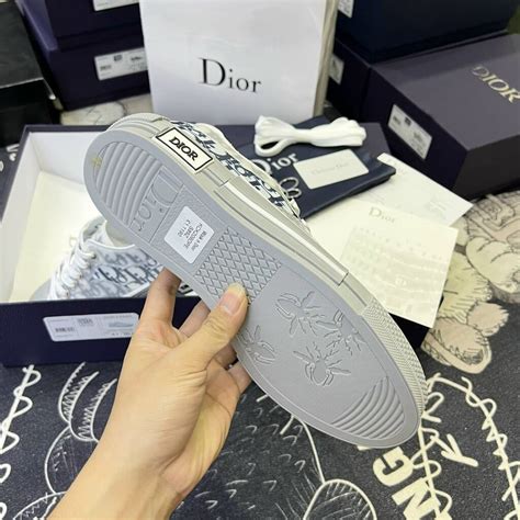 scarpe dior uomo replica|dior b23 counterfeit.